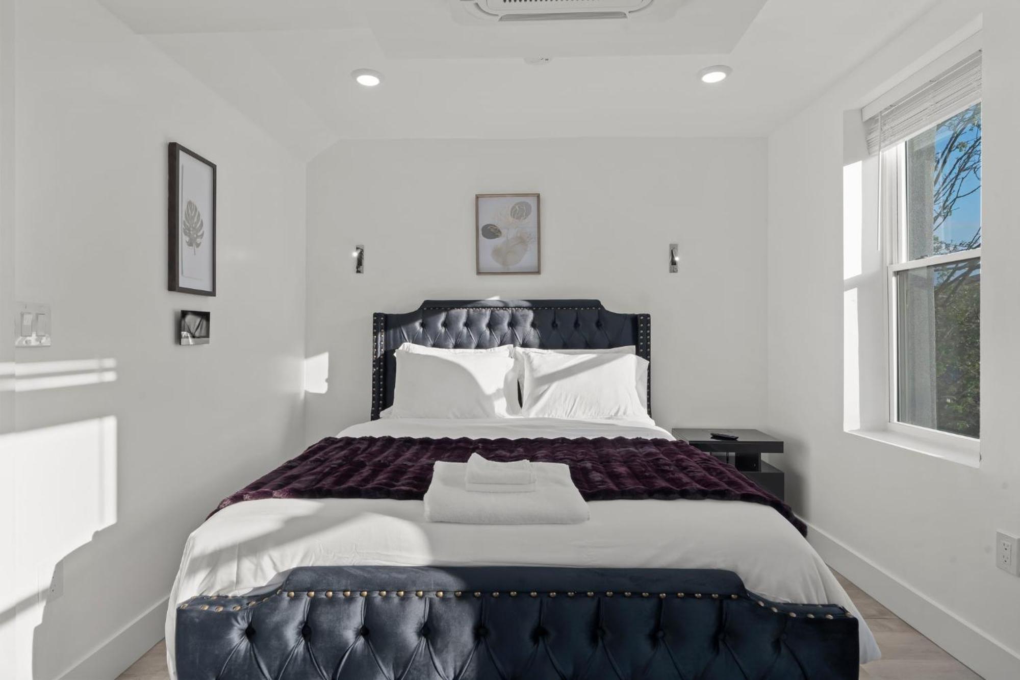 New Season Royals, Airport West Hotel Chester Ruang foto