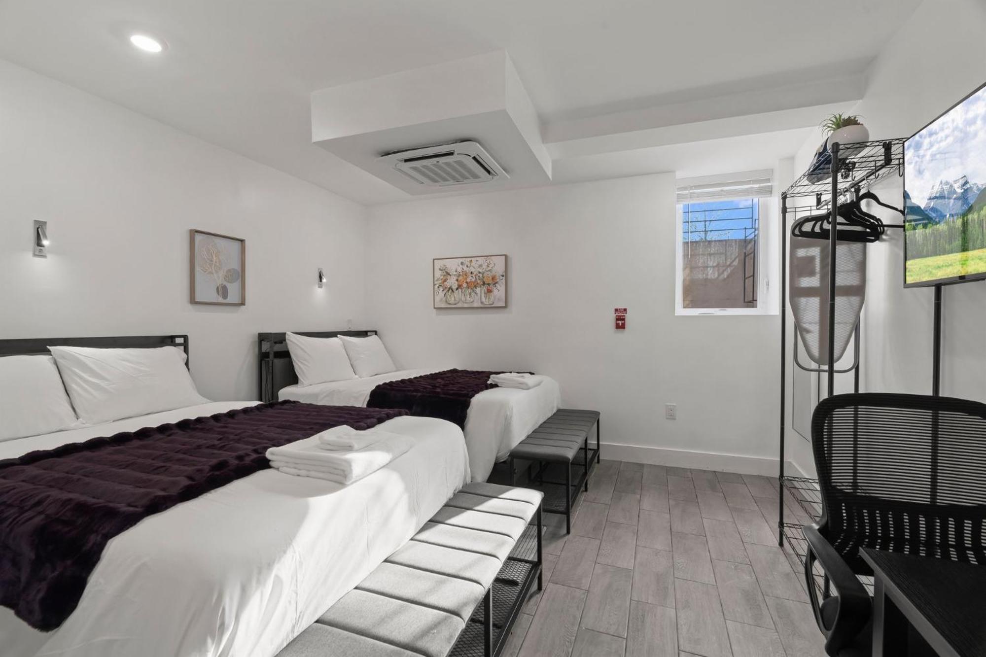 New Season Royals, Airport West Hotel Chester Ruang foto